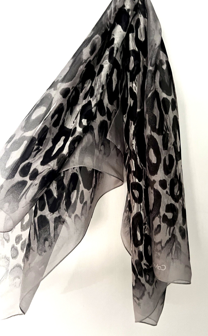 Calvin Klein 100% Silk 36" x 36" Scarf Beautiful Animal Print Black & Gray